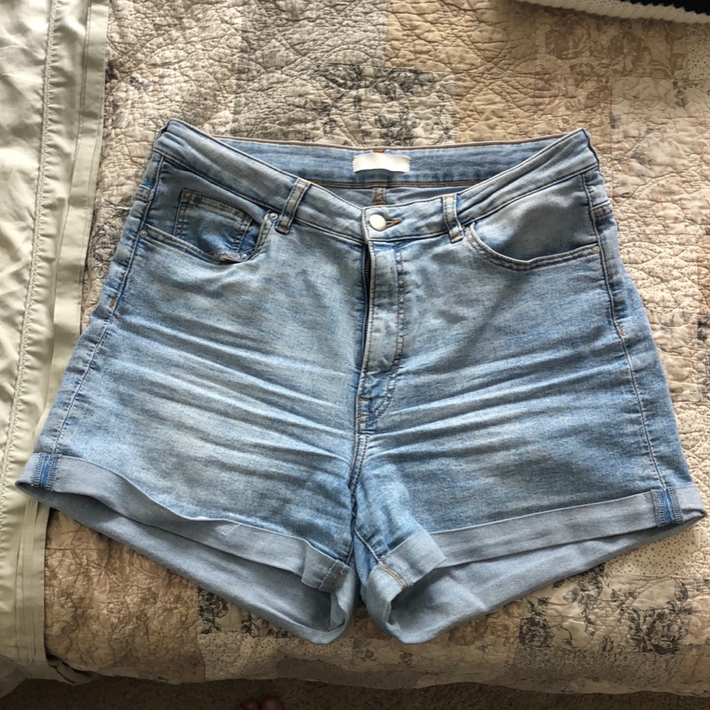 High-waisted shorts